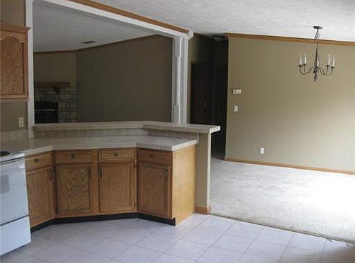 3rd image of 24570 Willow Ln