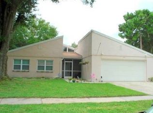 2303 E Timberlane Dr, Plant City, FL 33563