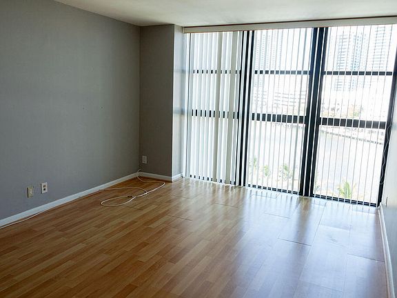 3rd image of 200 LESLIE Drive #819