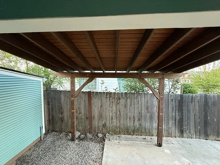 414 Newtown St — Photo 8