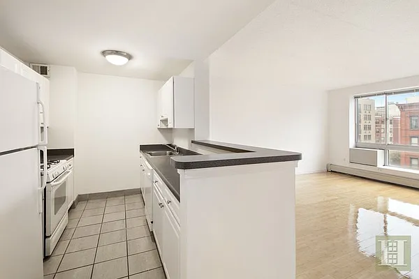 Rented by Halstead Real Estate | media 23