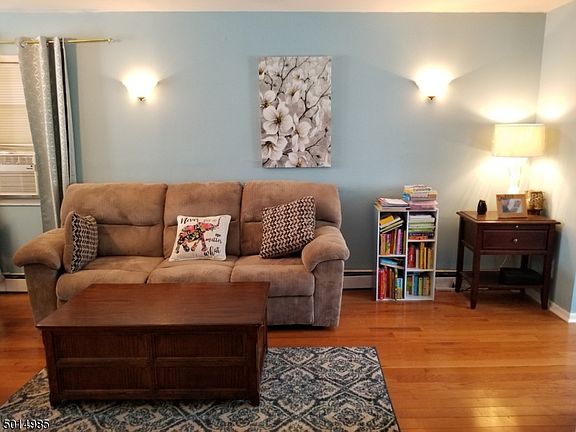 3rd image of 22 Fairmount Pl #1X