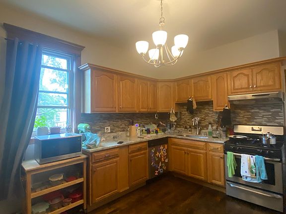 5th image of 2815 N Mozart St #2