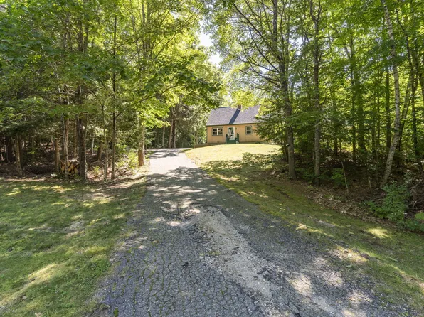 44 Fran Circle, Gray, ME 04039