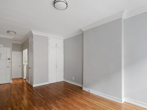 4th image of 510 E 88th St APT 1A