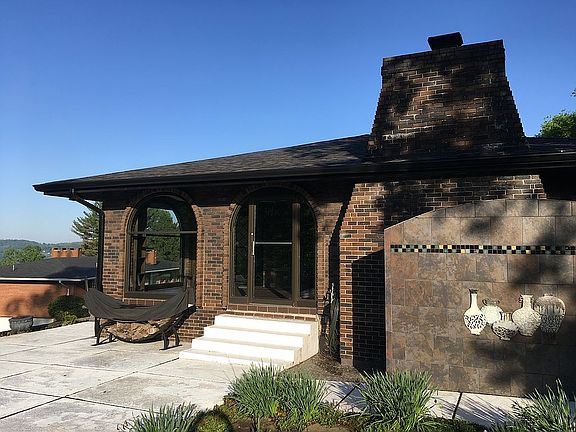 2nd image of 4 Rockledge Dr
