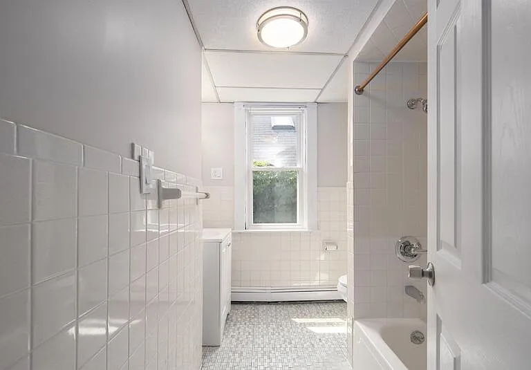2433 Broadway #2 — Photo 11