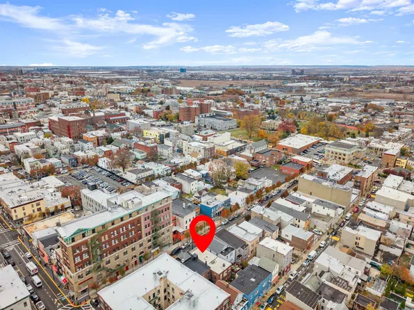 510 43rd Street image 14 of 32