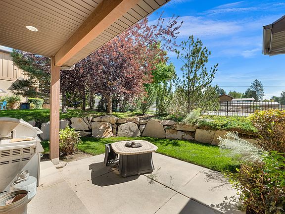 5th image of 1440 E Tuscan Oak Way