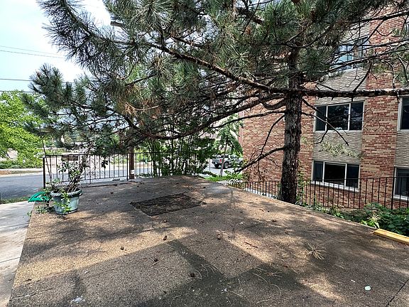 2nd image of 2815 W 44th St #2