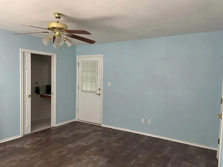 7702 Wells Trce — Photo 9