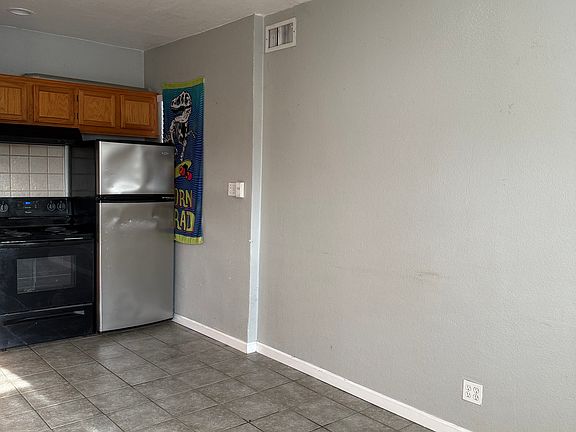 2nd image of 151 W Beamer St