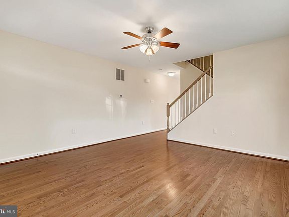 3rd image of 626 Hillman Dr