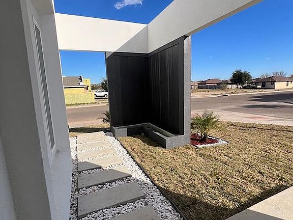 3rd image of 1436 Franc Cigarroa Dr