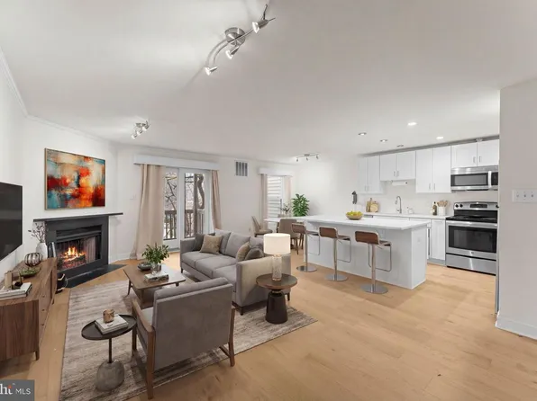 2105 N Rolfe St APT A, Arlington, VA 22209