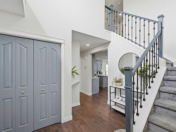 3rd image of 46 S Citadel Meadow Cres NW