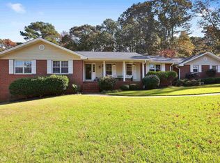 1064 Oak Ridge Dr, Fayetteville, GA 30214