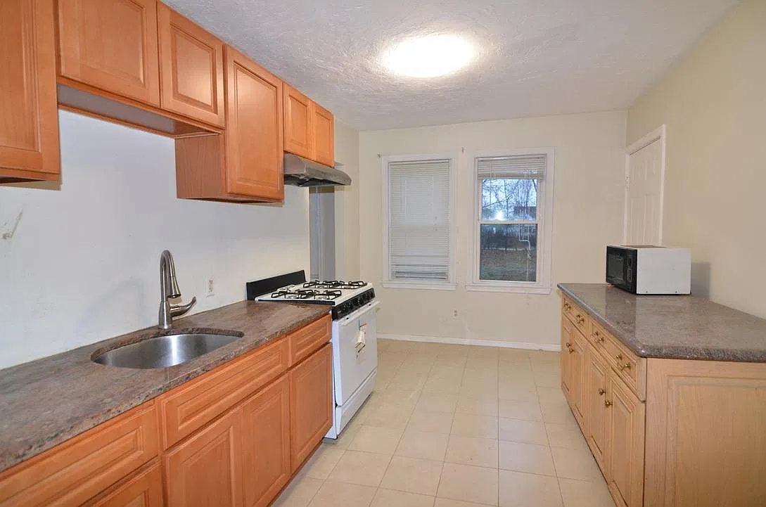 2 bed, 900 sqft, $2,000 — Photo 1