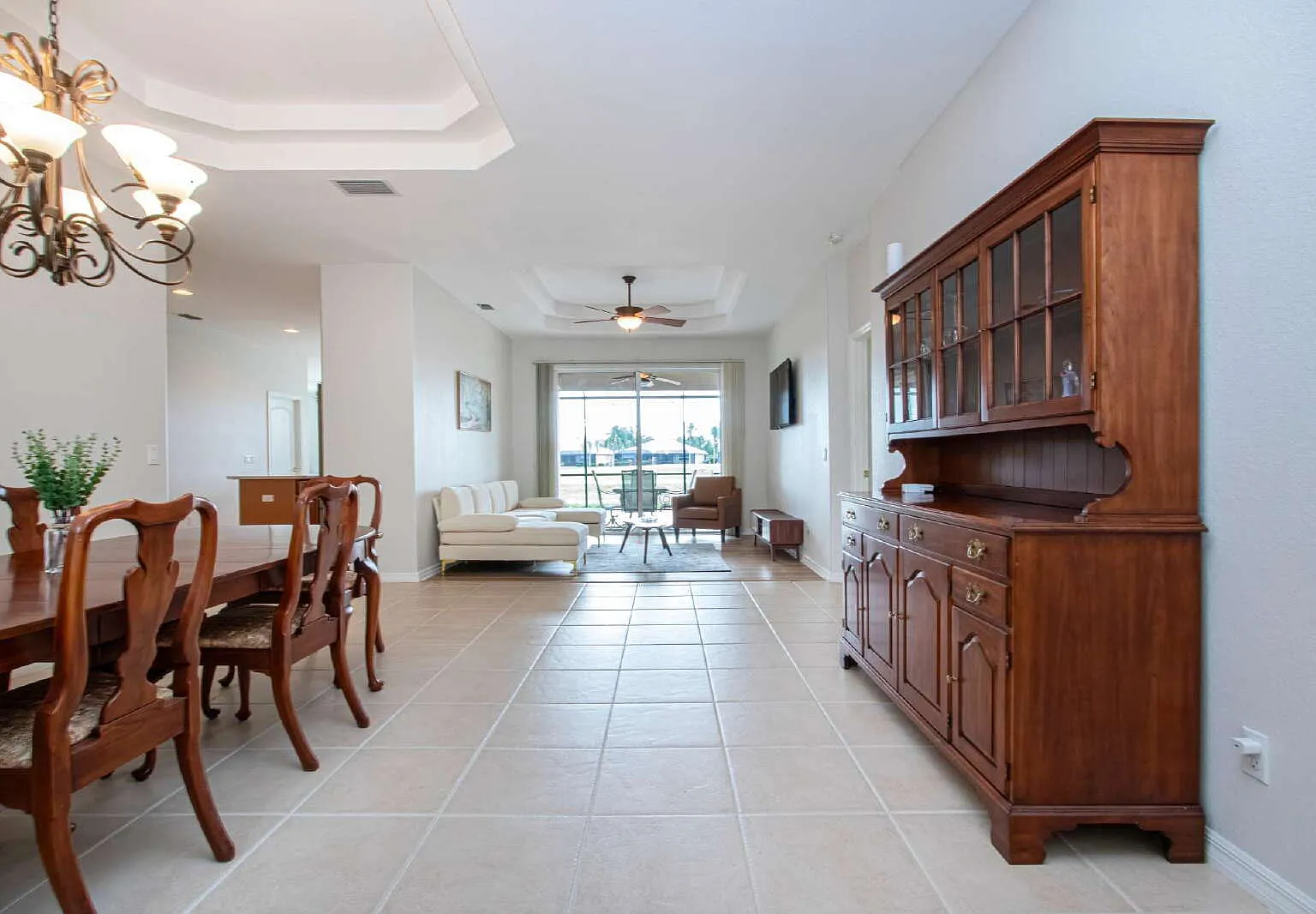 4 bed, 2.0 bath, 2946 sqft, $2,700 — Photo 4