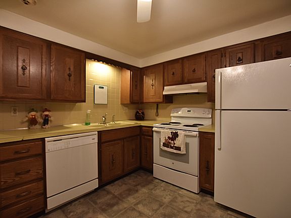 3rd image of 2160 Mineral Spring Ave APT 3C