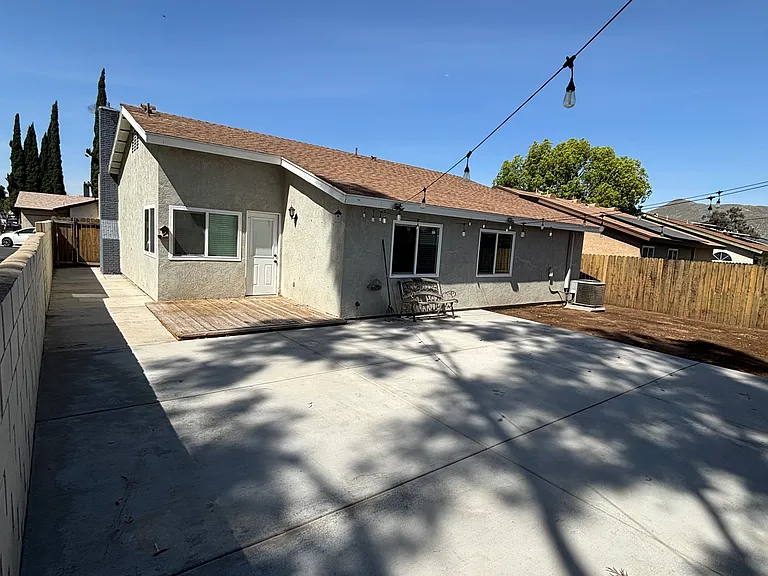 5918 Sky Meadow St — Photo 21
