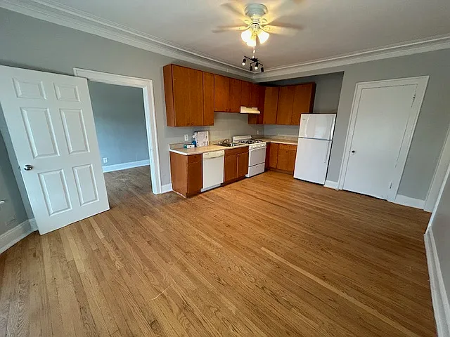 1154 W Lunt Ave #306 — Photo 2