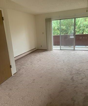 3rd image of 75 Glen Eyrie Ave APT 17