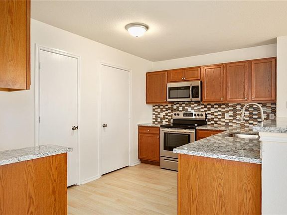 5th image of 12820 Saint Mary Dr
