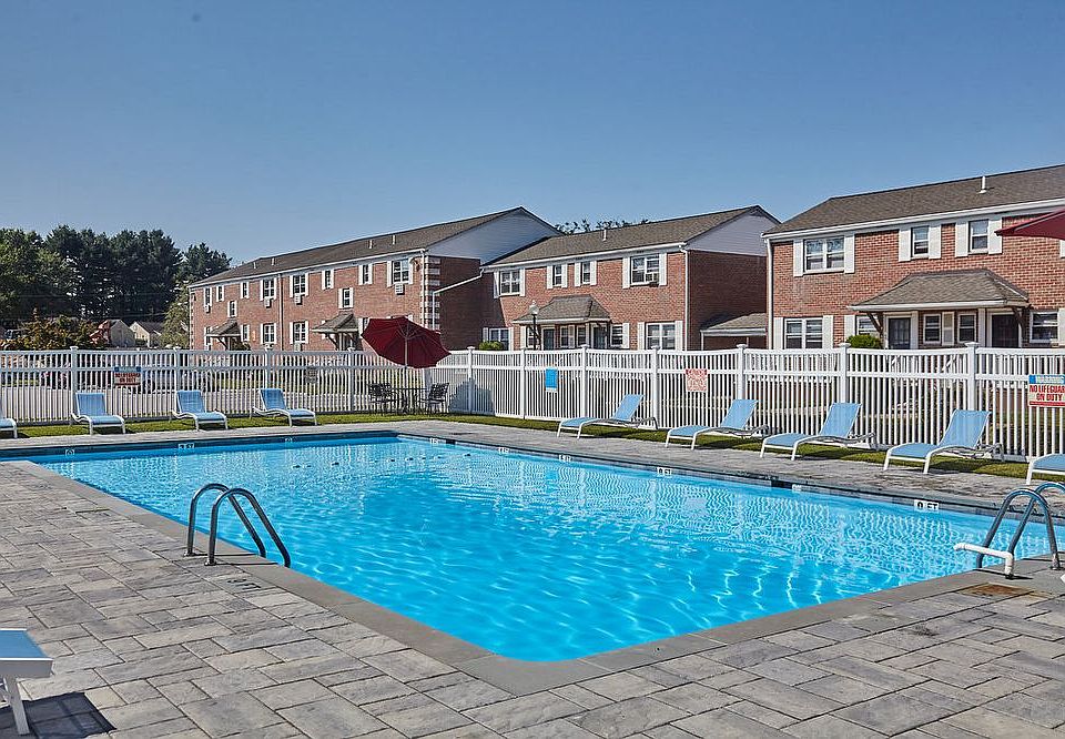 2nd image of 189C Salmon Brook Dr