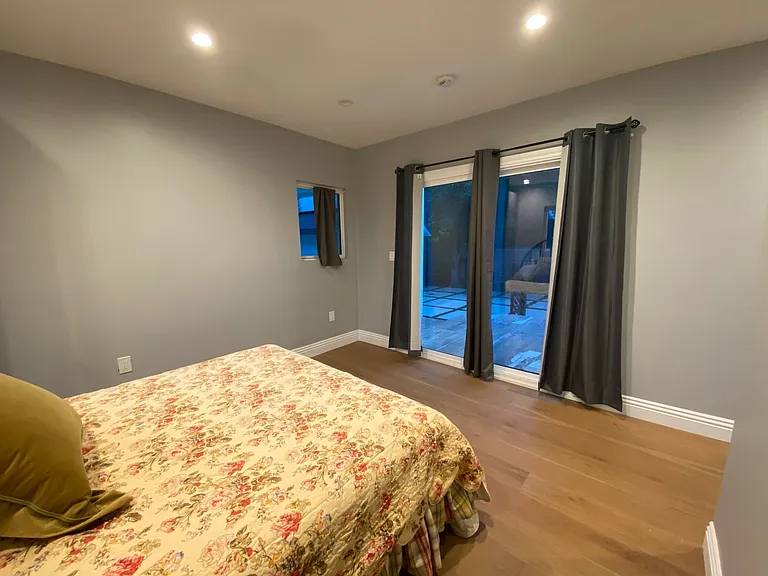 1842 E Del Mar Blvd — Photo 5