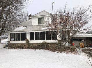2180 E Montgomery Rd, Hillsdale, MI 49242