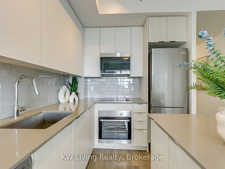 2489 Taunton Rd #711 — Photo 16