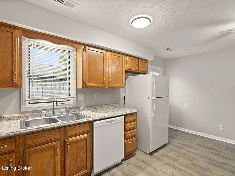 3509 Tabor Ct #7 — Photo 10