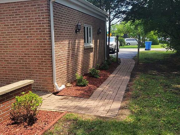 2nd image of 1826 E River Dr