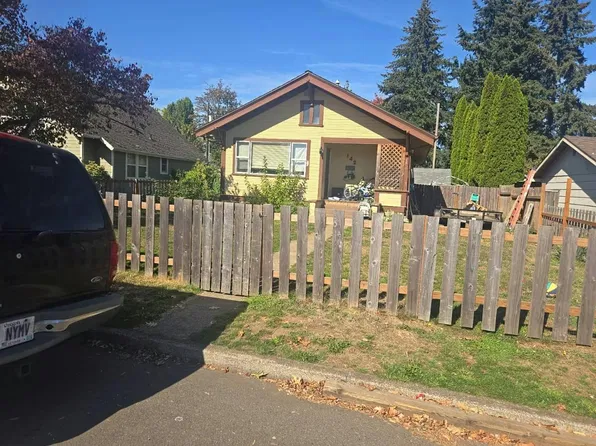 142 NW 5th Ave, Canby, OR 97013