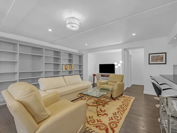 350 West 57th Street image 4 of 16