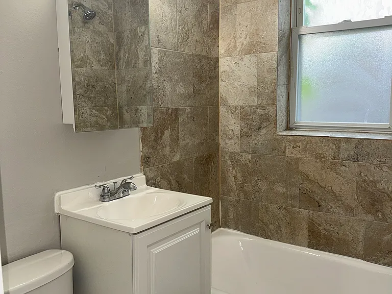 6726-1 N Glenwood Ave #204 — Photo 9