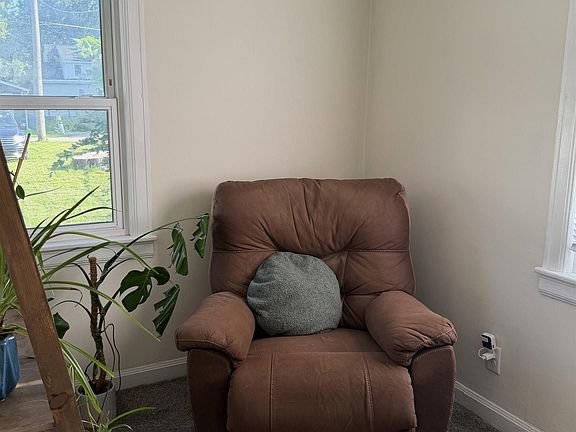 5th image of 1652 Bertch Ave