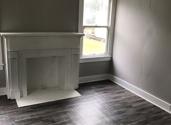 4th image of 600 Crosley St