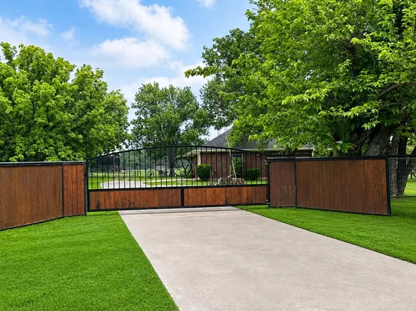 219 Friends Rd, Denison, TX 75021
