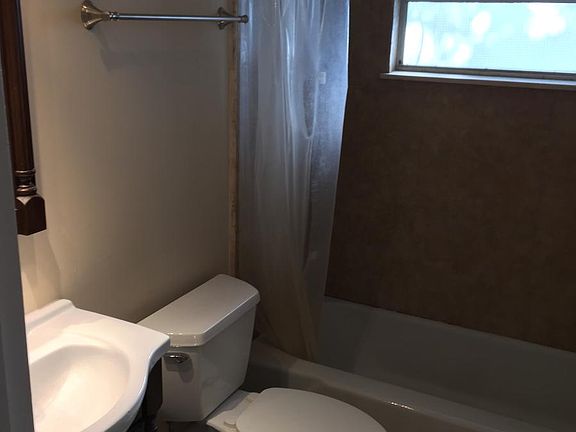 3rd image of 2115 E Bay Dr APT 4