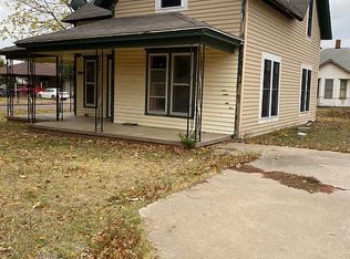1004 W Bridge Ave, Blackwell, OK 74631