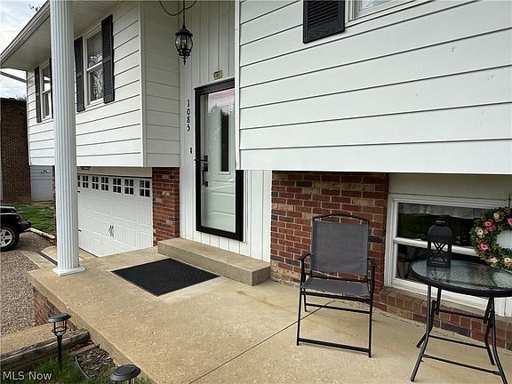 4th image of 1085 Walter Dr