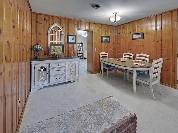 3rd image of 181 Asbury St