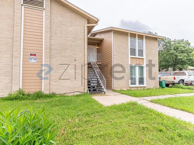 2906 Sweeney Ln #D — Photo 12
