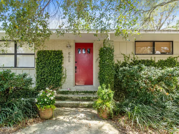 605 Center Dr E, Beaufort, SC 29902