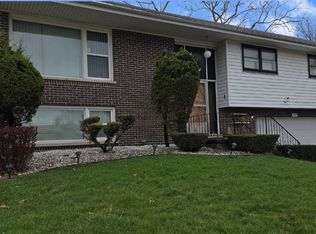 539 E 169th St, South Holland, IL 60473