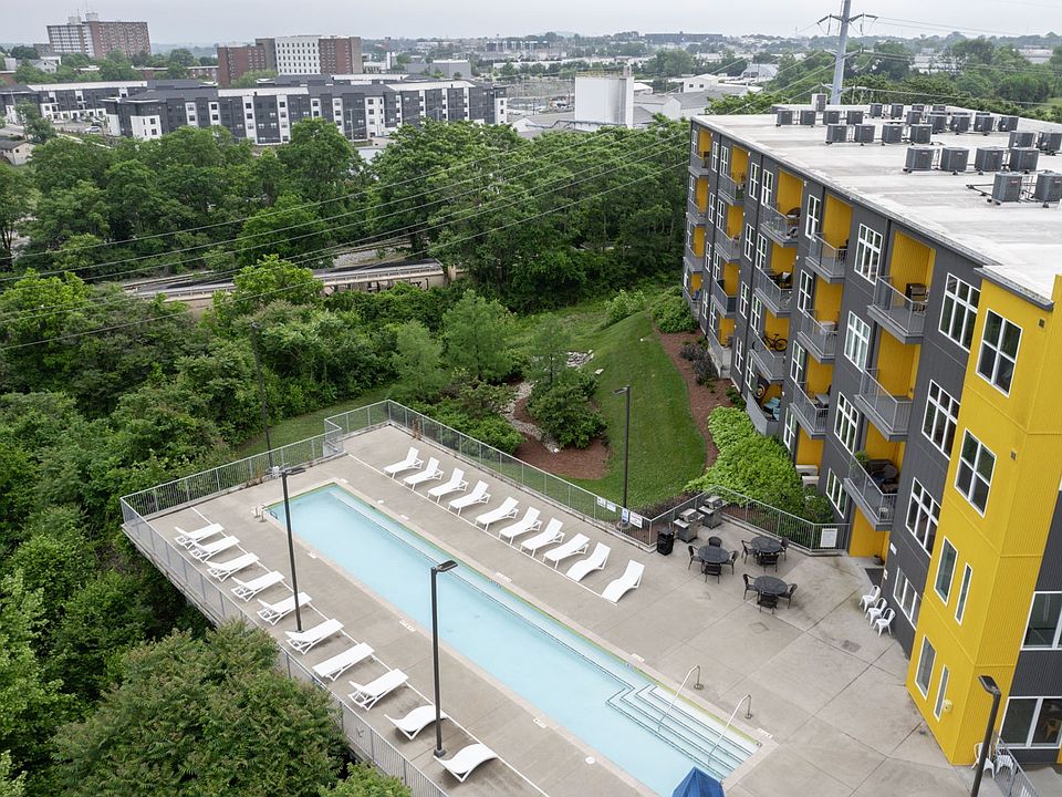 1st image of 400 Herron Dr #409