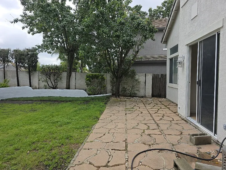 249 Oxburough Dr — Photo 7