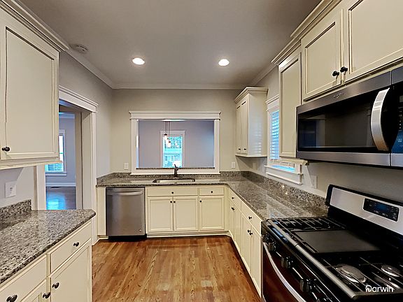 3rd image of 321 Greenwood Ave